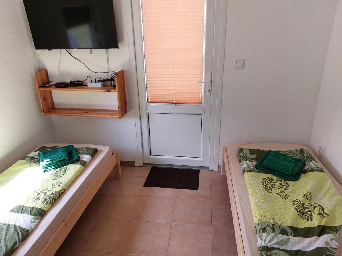 발라톤사르소 Szarszo Apartman Es Kempinghaz 아파트 외부 사진